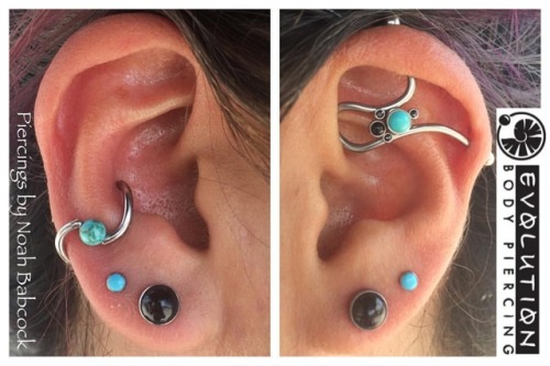 Healed #conchpiercing and healed #industrialpiercing with jewelry by #anatometal and #evolutionmetal