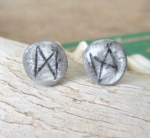 DAGAZ rune stud earrings