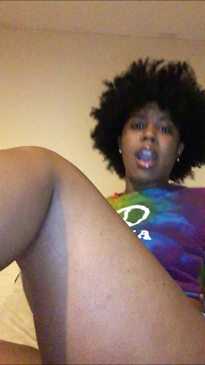cozyqueen:  i’m everybody type. goddamn right!