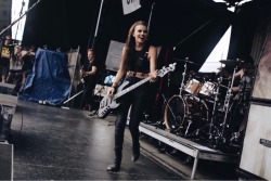 lynnpvris:  @entertheseventh: @LYNNGVNN kicked out @jwrath for a song during @blessthefall’s set yesterday