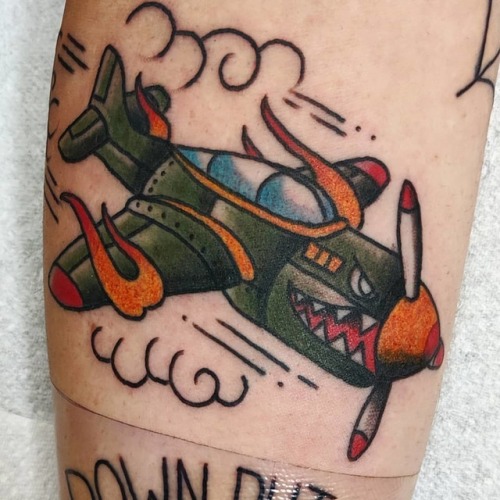 Steve Pearson. Distinction Tattoo. Dayton, Ohio. #traditional #tattoo # airplane | Airplane tattoos, Plane tattoo, Body art tattoos