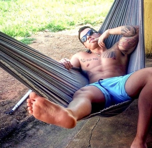 10cutetoes:  Fuel your imagination with M/M Erotic Romance www.10cutetoes.com