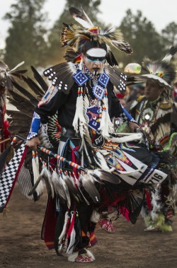 blue-cattleya:  Apache northern traditional dancer, Harley Upton Jr. (Photography by Diego James Robles)