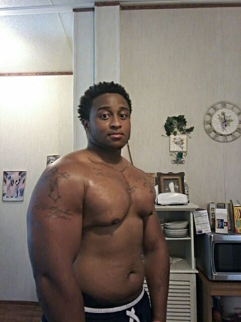 blkbugatti: blkby1dr: Thickness II  Sexy thick hottie 