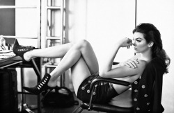pedalfar:  Kendall Jenner Goes Topless for Interview, Says She ‘Always’ Wanted to Be a Model