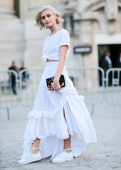 thetrendytale: street-style-chic: Summer White Street Style MORE FASHION AND STREET STYLE