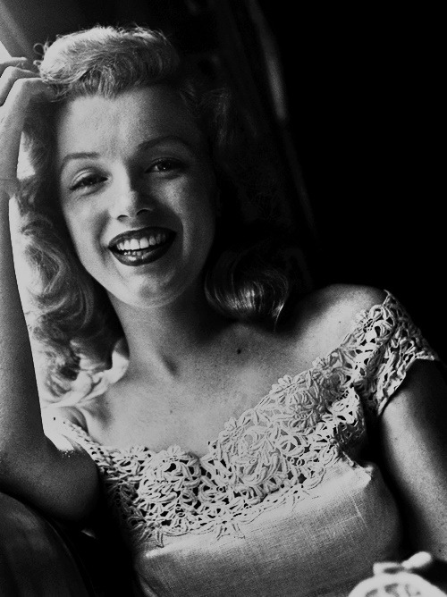 gonewiththeoldies:  Young Marilyn Monroe
