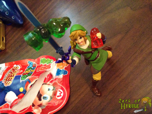 fuckyeah-nerdery:   zethofhyrule:  …And I thought Link liked Mario…  I fucking love this blog. 