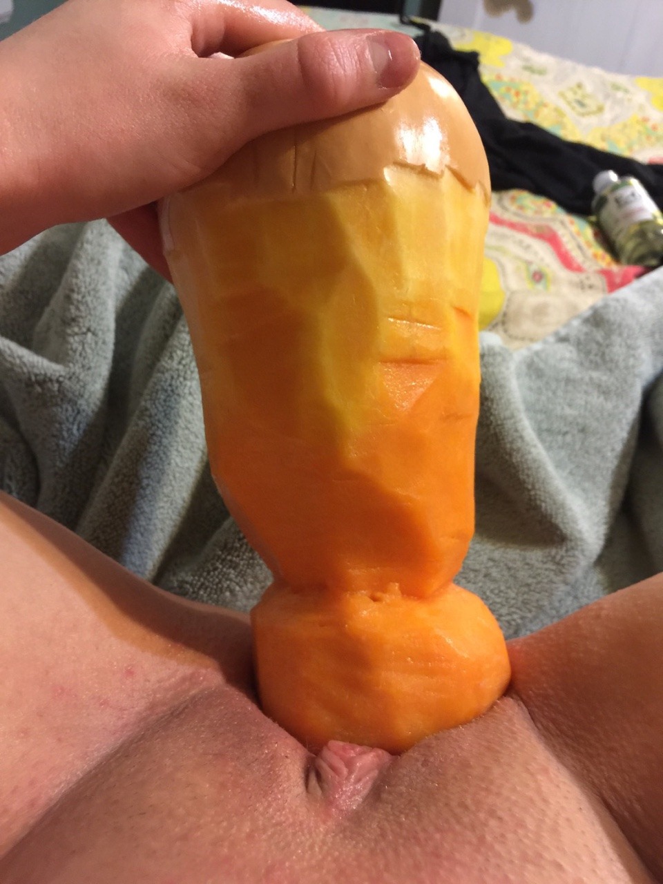 upthesnatch:  ‘Butternut squash'ed into my pussy   Carved squash to be just the