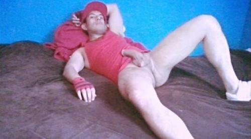 onesvergasaroundtheworld:  100% Hot ♥ ❤ ♥ ❤ ♥ ❤ ♥ ❤ ♥ ❤ ♥ ❤ ♥ ❤ ♥ ❤ 100% MexicanoADEMAS DE VERGÓN; QUÉ RICO CULITO TIENE!Ivan ♚El Rey Kemmerling♚ del DF; Un guapo güerito peludo con un rico vergonon huevudo, grueso