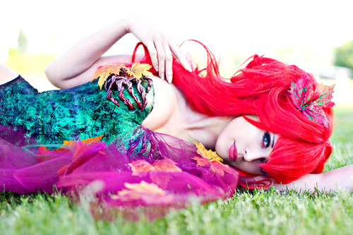 sharemycosplay:  Another beyond awesome #cosplay from #Canadian @Zombiebitme! #DCcomics Poison Ivy! #comicbooks https://www.facebook.com/pages/Zombie-Bit-Me/107522249310892  Photography by Robert Olsen (Geek Inked Magazine)   Interviews, features and