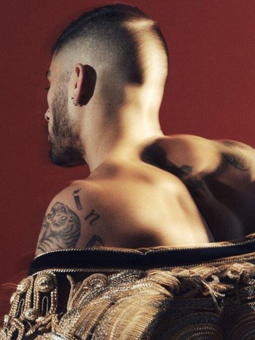 kingzayndaily:@Balmain: IN ZAYN, @zaynmalik wears a #BALMAINHOMME SS16 jacket for the @papermag