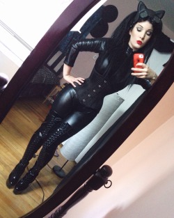 latexbondagedoll:  mirandarightsofficial: