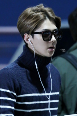 dailyexo:  Sehun - 141110 Incheon Airport, departing for Fukuoka - 6/6 Credit: Creamy Sehun. (인천공항 출국)