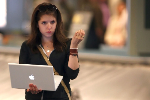 frighteningfox:  becapella:  Me when there is no WiFi  anna kendrick looks hot while confused at an airport 