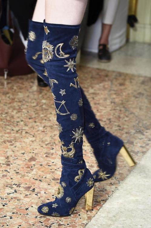 brownpropaganda:artofashion:Emilio Pucci Fall Winter 2015-16 Details - MFWvalentino what do you have