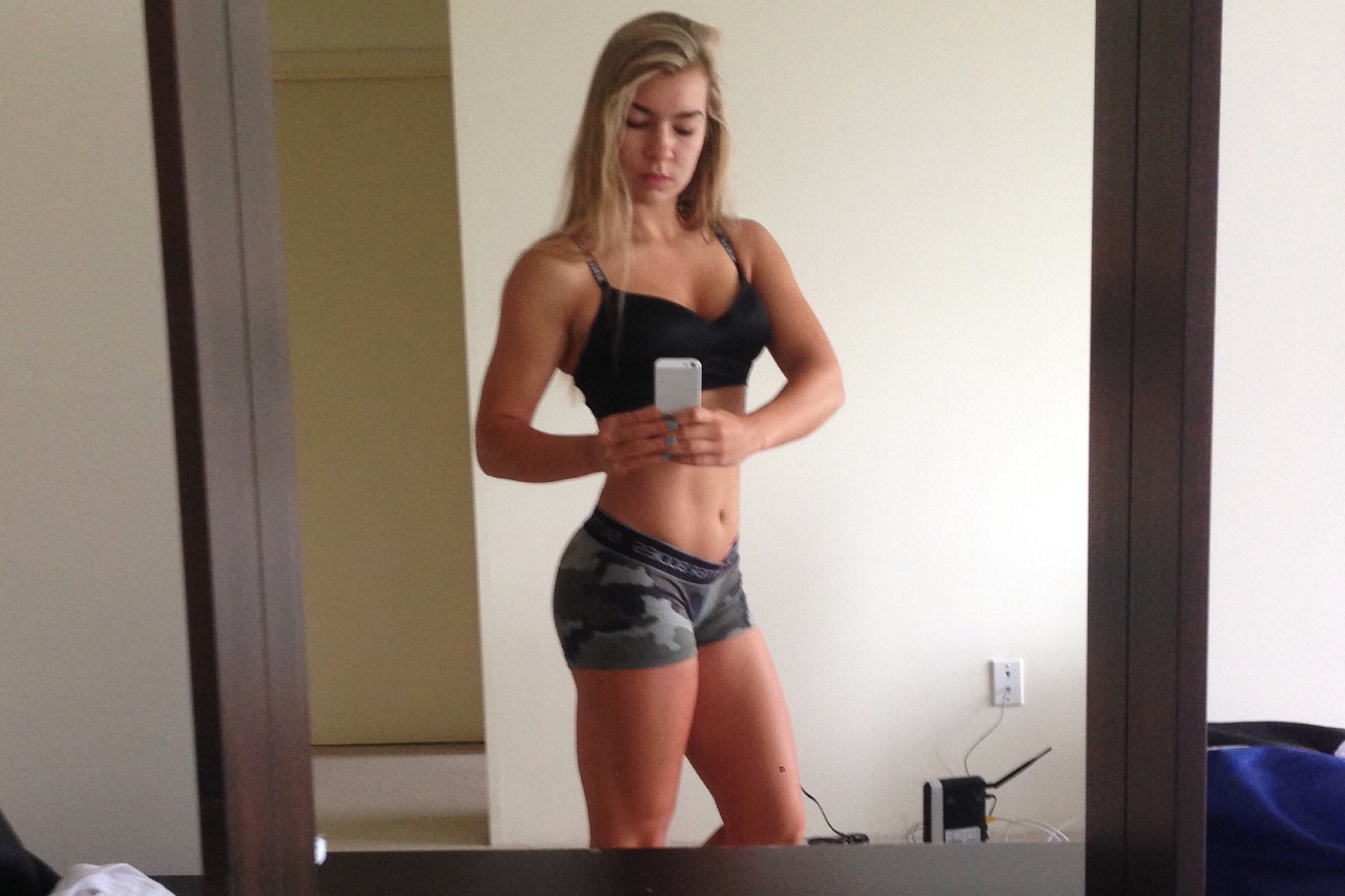 balancedbanana:  julia-lifts:  tagged to post 6 selfies by @jiiminho and @fitand40ish….feeling
