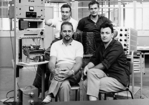 Made in Italy Da sinistra a destra: seduti, Pier Giorgio Perotto e Giovanni De Sandre; in piedi, Gastone Garziera e Toppi.