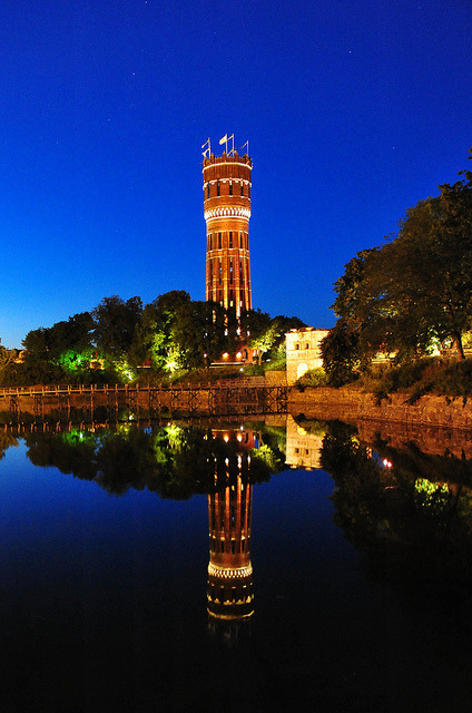 outdoormagic:  Kalmar (Sweden), 2013 August 576 by tango- on Flickr. 