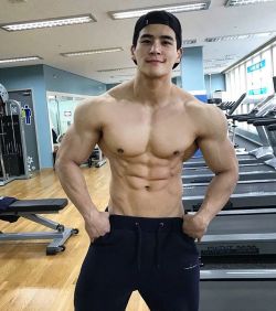   Musclemania Pro Jun Choi (최성준)  