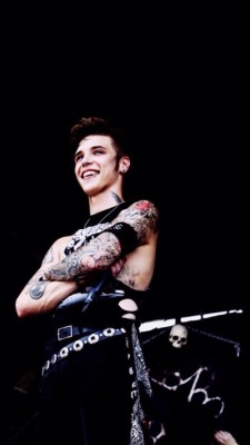 alternativexpez:  Andy Biersack lockscreens