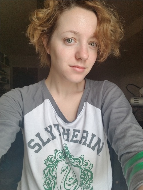 trashfirefallon:  Woke up with some fun bedhead today 😂