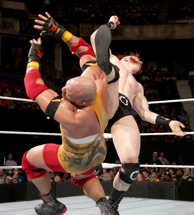 omgsheamus:  Booty N Bulge