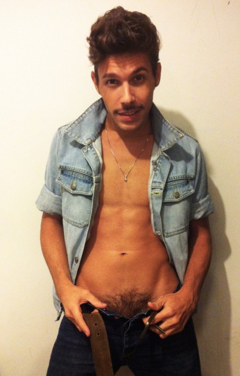 edu-dudu:  Diogo and his huge dick (9 inches / 23 cm)! Brazilian Gay Escort / porn star.