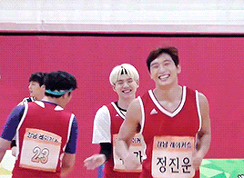 jeonsshi:Yoongi: The basketball starJimin: The lovestruck fan