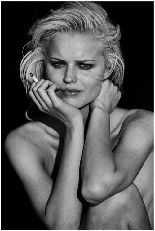 robertocustodioart - Eva Herzigova by Peter Lindbergh 1995