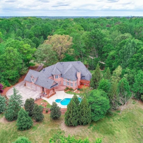 ⛰Rustic, super private estate in the heart of Marvin Weddington! $1,150,000 on over 3 acres with pon