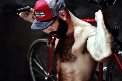 justsayjohnny:  Hotter otter.