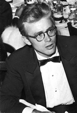 our-grunge-kid:  James Dean (1931 - 1955)