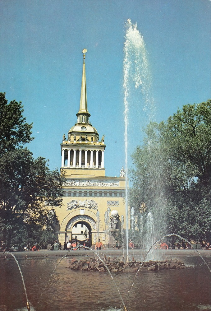 archatlas:  Postcards of Leningrad in the 1980s