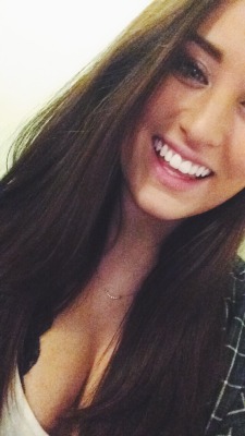 fitmetobe:  Bc I never show teeth in selfies