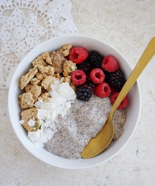 Perfect Breakfast After A Beautiful Early-morning Walk ☀️ Vanilla-Cinnamon Collagen Chia Pudding,
