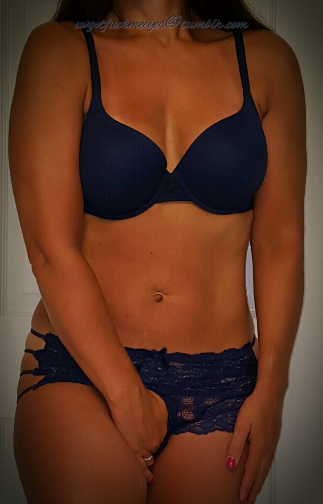 uvgotfuckmeeyes2:  True Blue