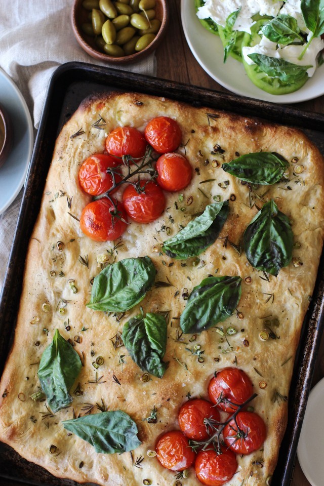 foodiebliss:  Herb and Tomato FocacciaSource: Honestly Yum