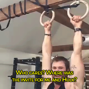 silver-tongues-blog:  adurot:  sizvideos:  Chris Hemsworth has a bone to pick with