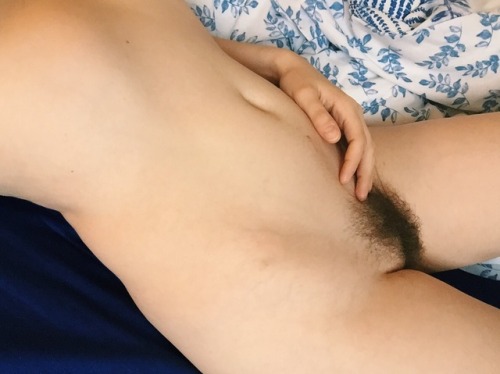 aatalante:My bush is just so cute and long atm