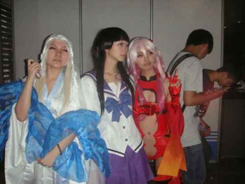 manzhanqutu: 漫展金鱼楪祈cosplay暴露狂15岁小妹妹开裆低到几乎露出小穴屄毛清晰可见
