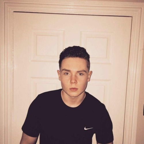 sexystraightguyscaught:  Straight fuckboy 😏
