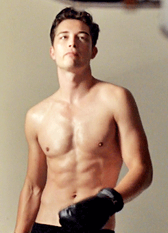 cutegayblogblr:  OMFG he´s so fucking perfect! I gets eyeorgasm just by looking