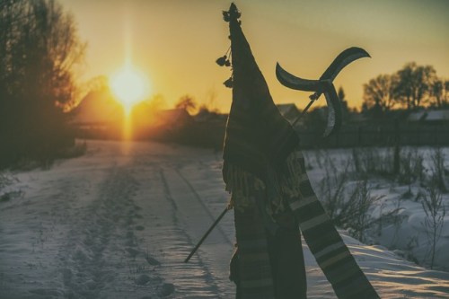 lamus-dworski:Kolędnicy (Carolers) by A3 Theatre, Poland.“How many wanderers you have met? Rov