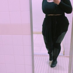 killerkurves:  ohreinababyy:  “Style is what you make of it darling! Don’t be afraid to try anything! Even if it’s weird, different or not your size you can always layer, alter, or squeeze into it haha! If I taught you then you’d be taking mine,