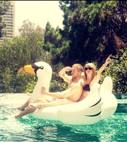 jtmaster13:swifternet:lost-in-taylorland:Taylor why do you always point to the sky when you are in w