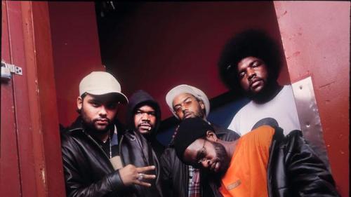 The Roots at the House of Blues in Chicago, Illinois, October 24, 2000. Photo by Paul Natkin.