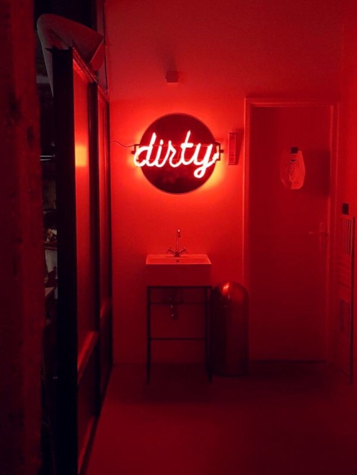 tinyjaspar:joe sugg + red