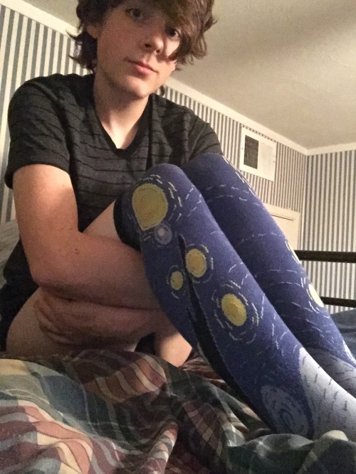 cuteboyghost:  New socks :3