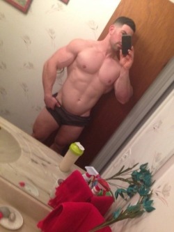 guyswithiphones-nude:  Guys with iPhones http://ift.tt/1bHkUpB